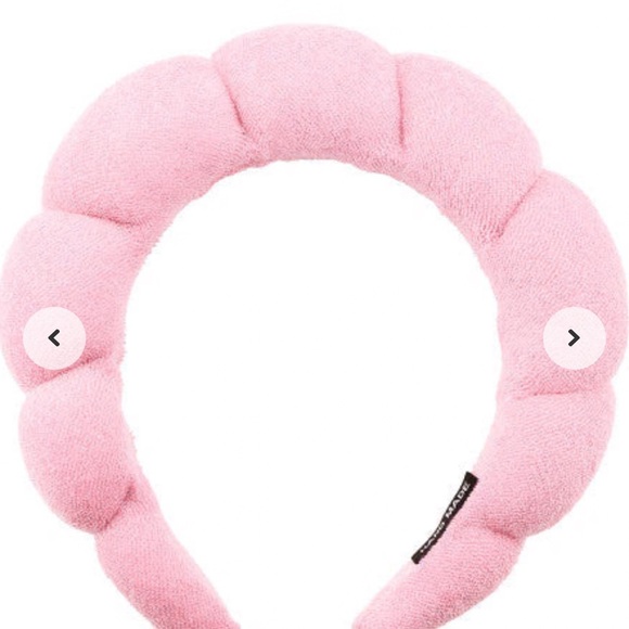 NWT spa headband set with wrist bands. 2 black headband. Target. Box dented - Picture 6 of 7